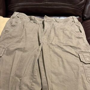 Eddie Bauer men’s size 36 cargo shorts